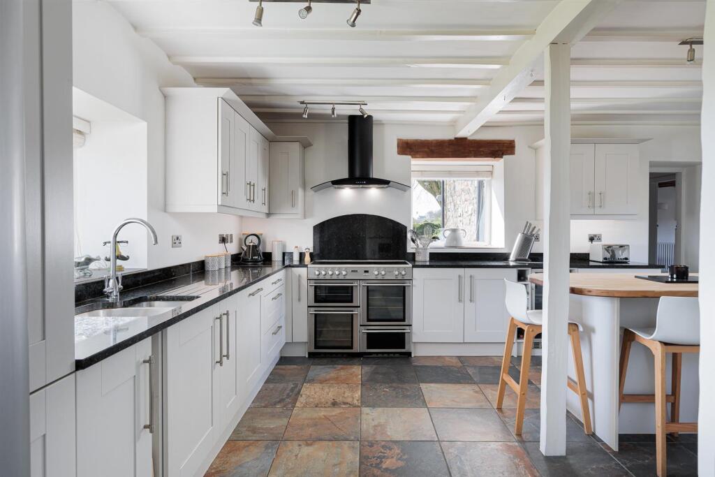 Kitchen / Breakfast
