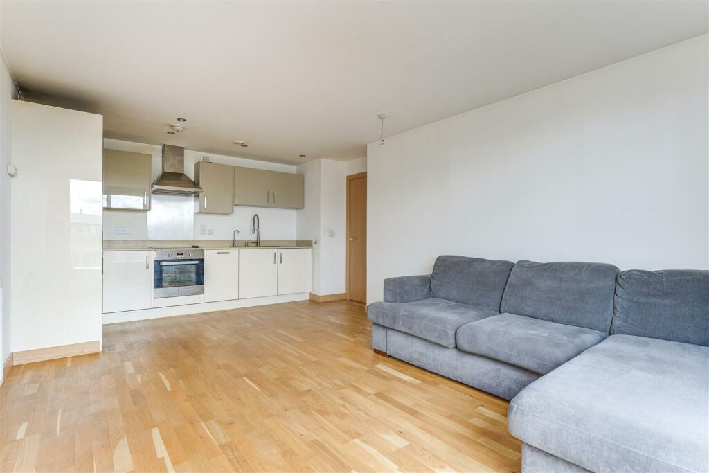 34 Smeaton Court-7.jpg
