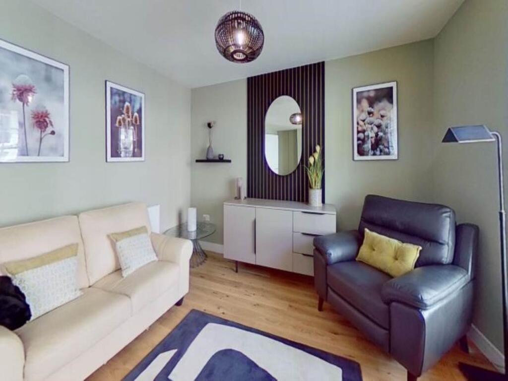 F2-Windsor-House-Liv