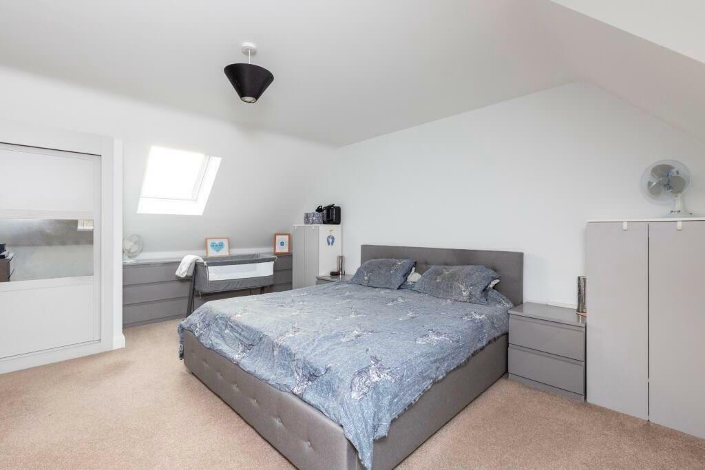 Bedroom 1.jpg
