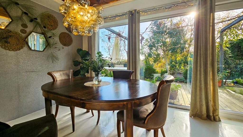 To Book A Viewing Call TPS Lostwithiel on 01208 87