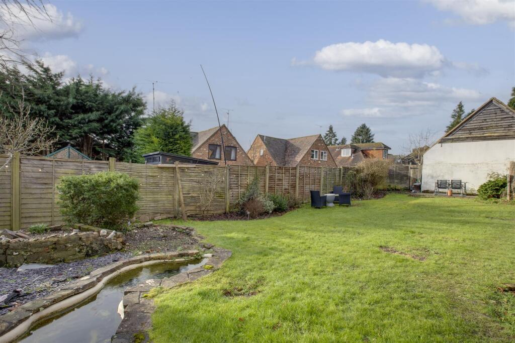 6A Mill End Road, HP12 4AX-13.jpg