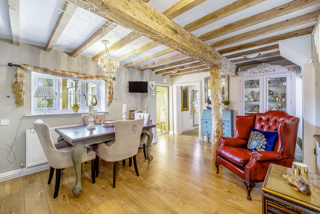 Sitting Room/Dining Room