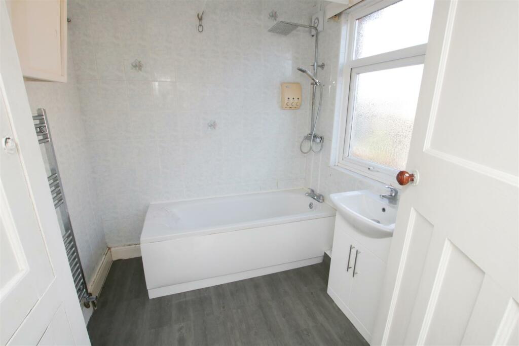 HOUSE BATHROOM