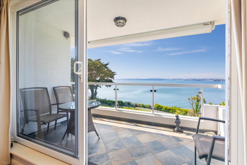 A09 - A Imperial Court, Flat D, Torquay - 250514.j