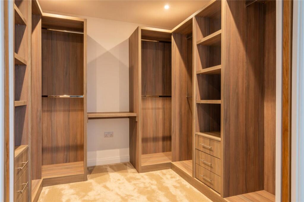 Walk In Wardrobe