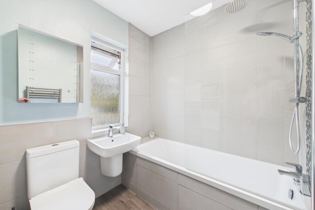 CAM03162G0-PR0327-STILL015