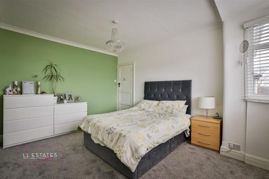 Castle View-40 bed 1.jpg