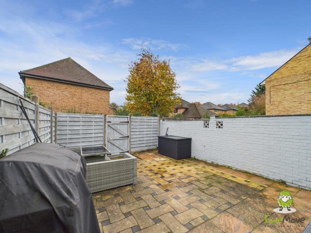 EweMove Estate Agents Basingstoke - Lea Close - Ga
