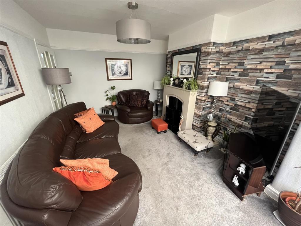 Extended Lounge Aspect 4.jpg