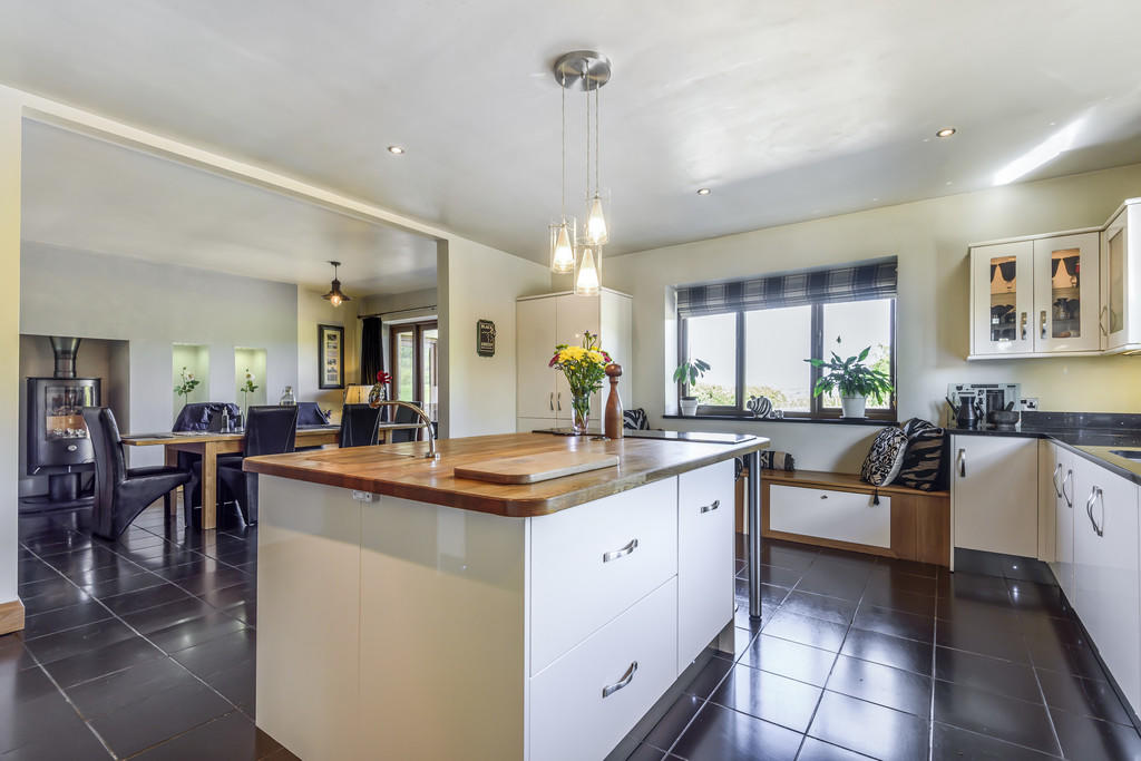Open Plan Living/...