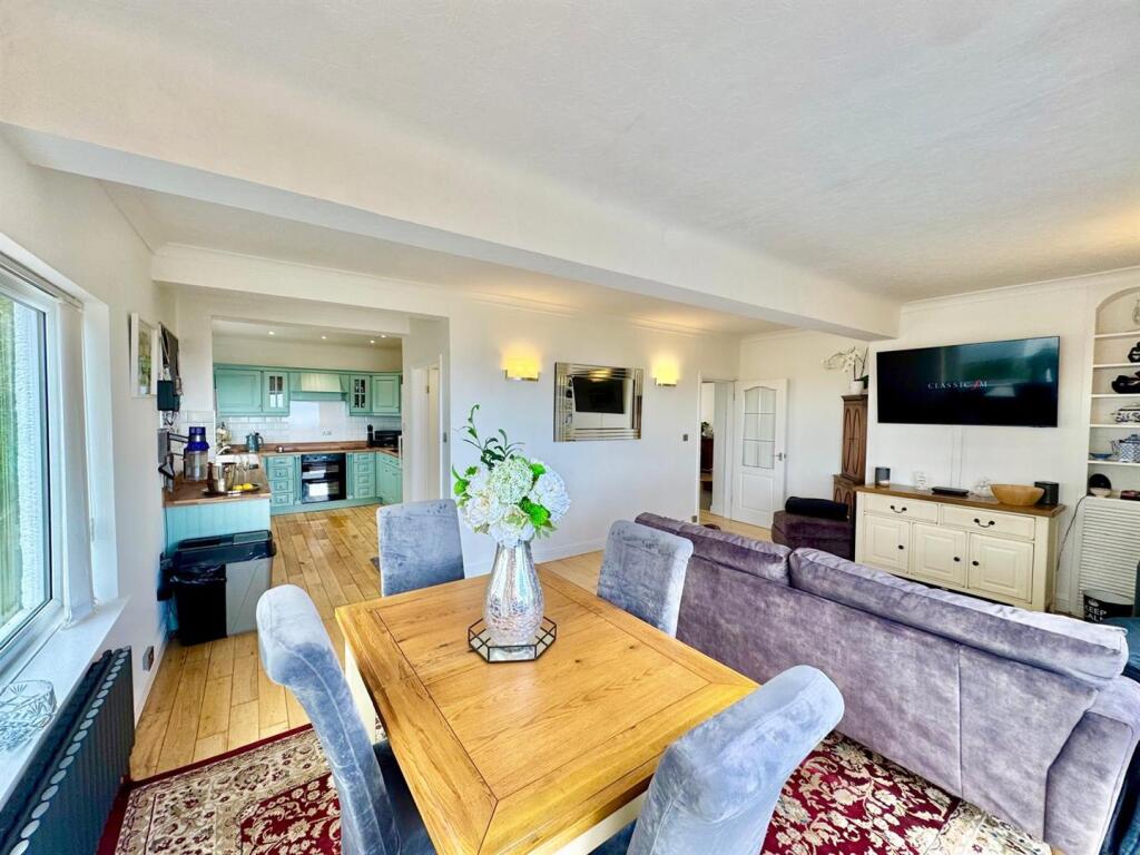 PHOTO-2025-09-05-10-47-50 (7).jpg