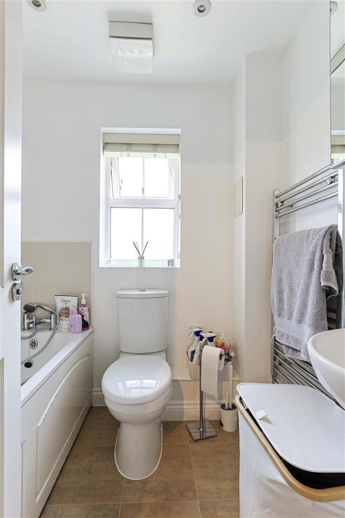 Bathroom a.JPG