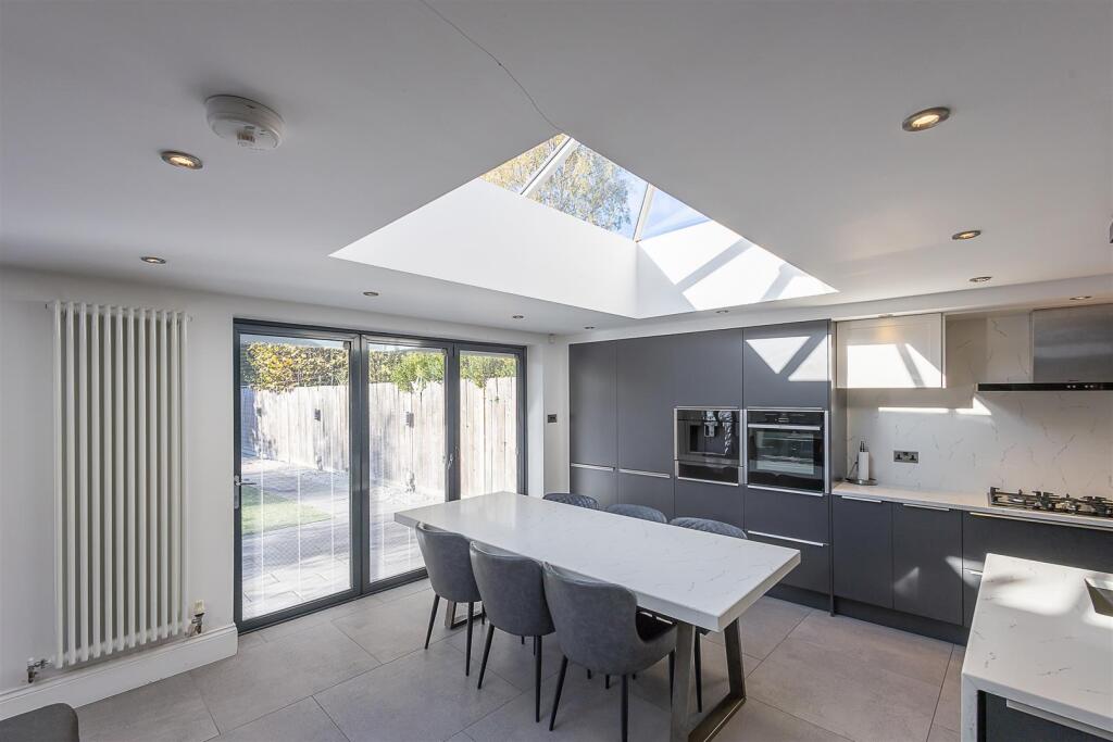 Open Plan Kitchen/Diner &amp; Living Space