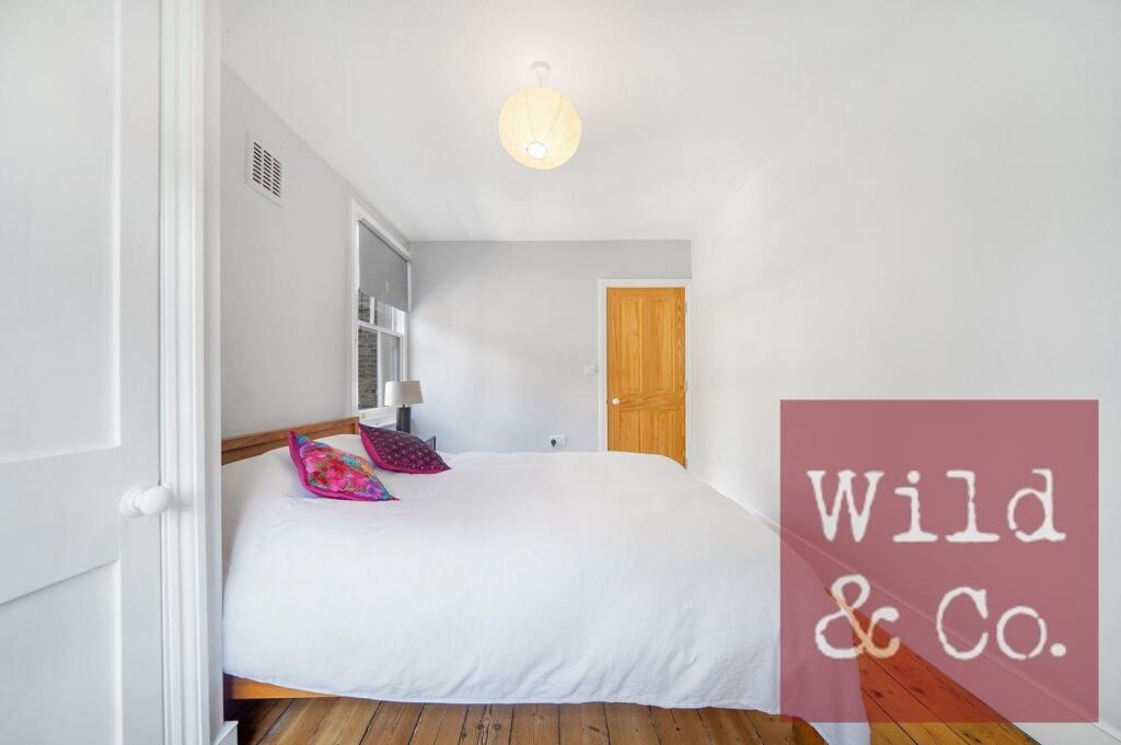 Roding Road - lc576q43ZCT5W459WiyN.jpg