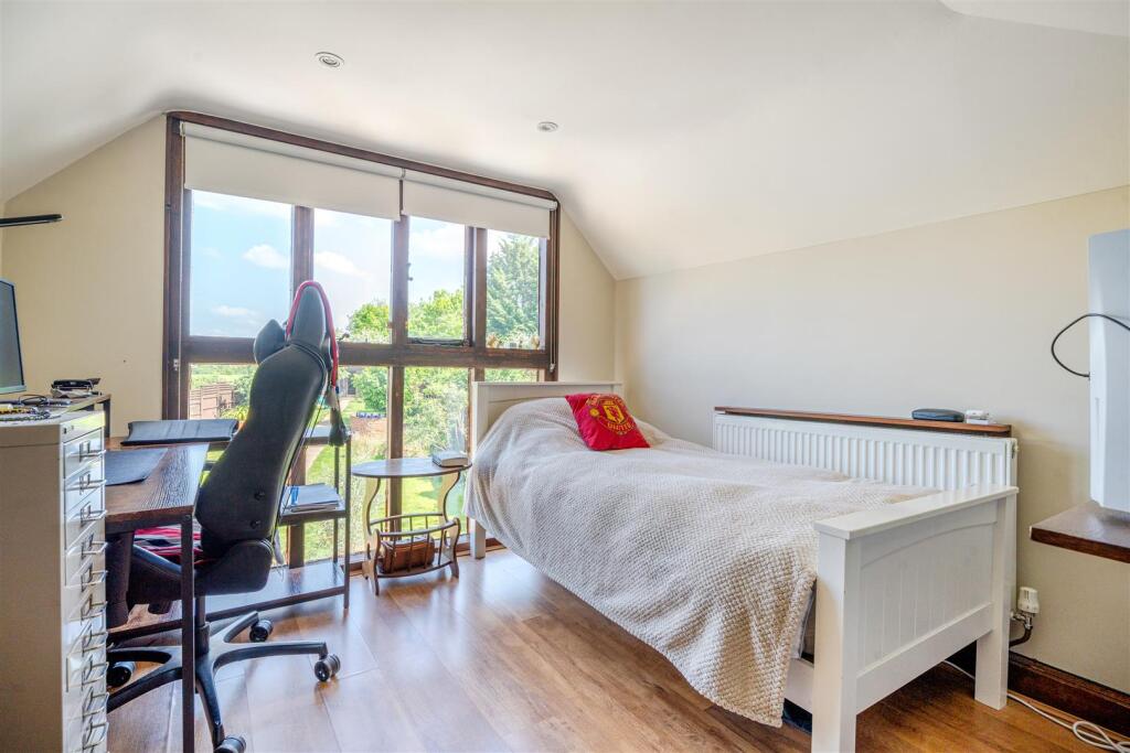 Bedroom 4.jpg