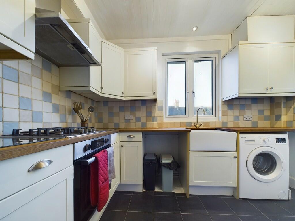 CAM02089G0-PR0381...