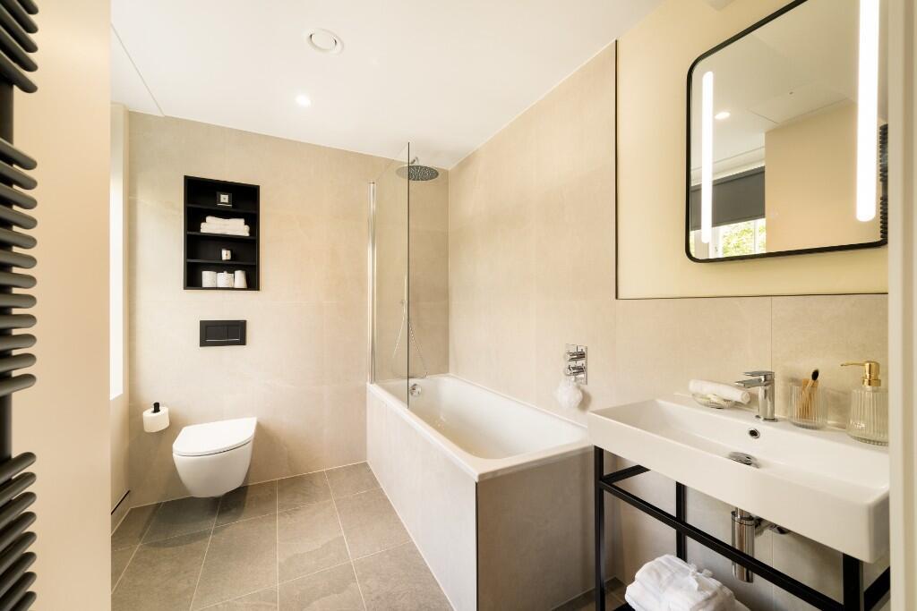 Rodney House Dolphin Square, London, SW1V