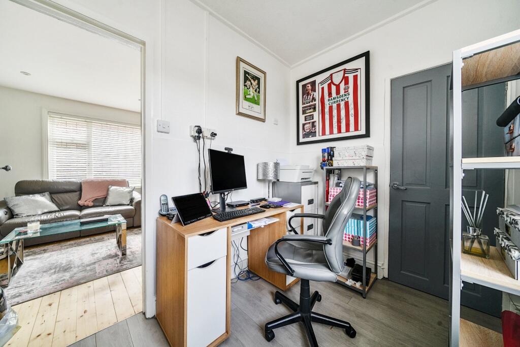 Bedroom 4/Study