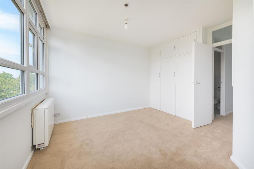 60 Heath Royal Bed 2.jpg