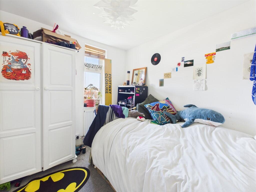 CAM03974G0-PR0130...