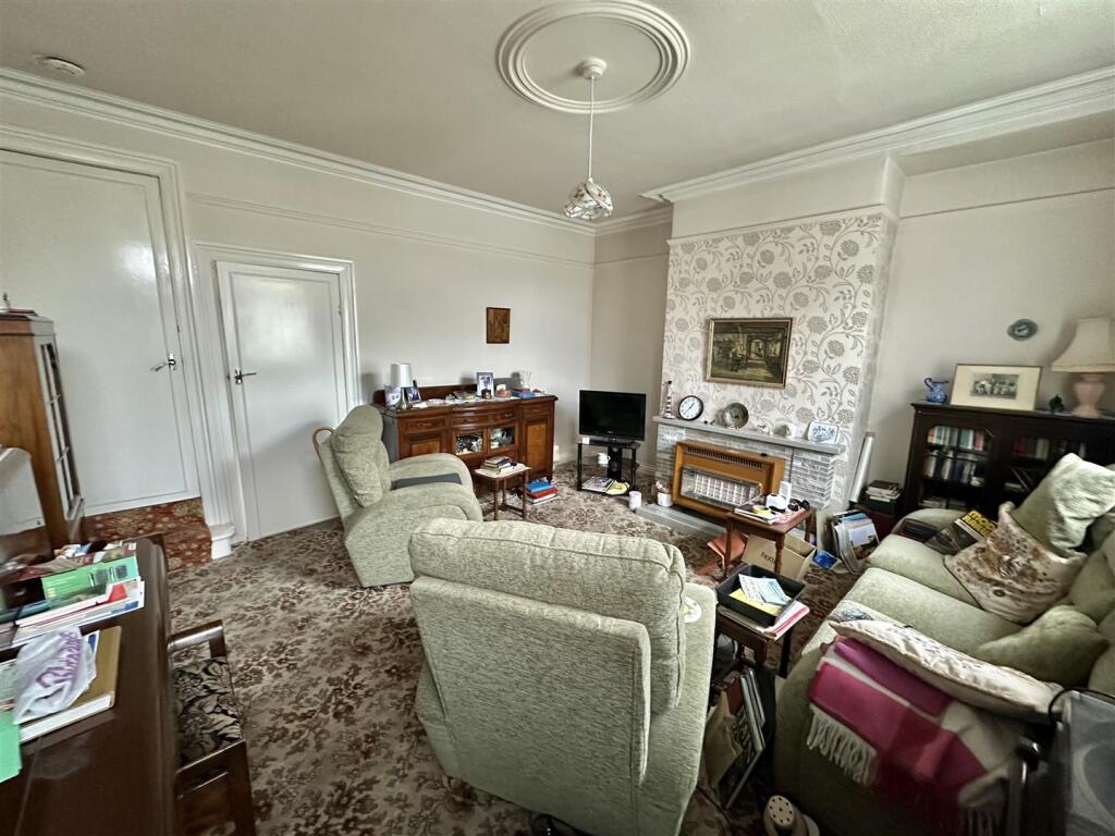 Bramleys Estate Agents - Cleckheaton Road - Low Mo