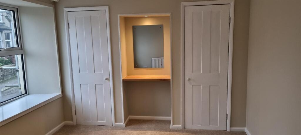 dressing table and wardobes.jpg