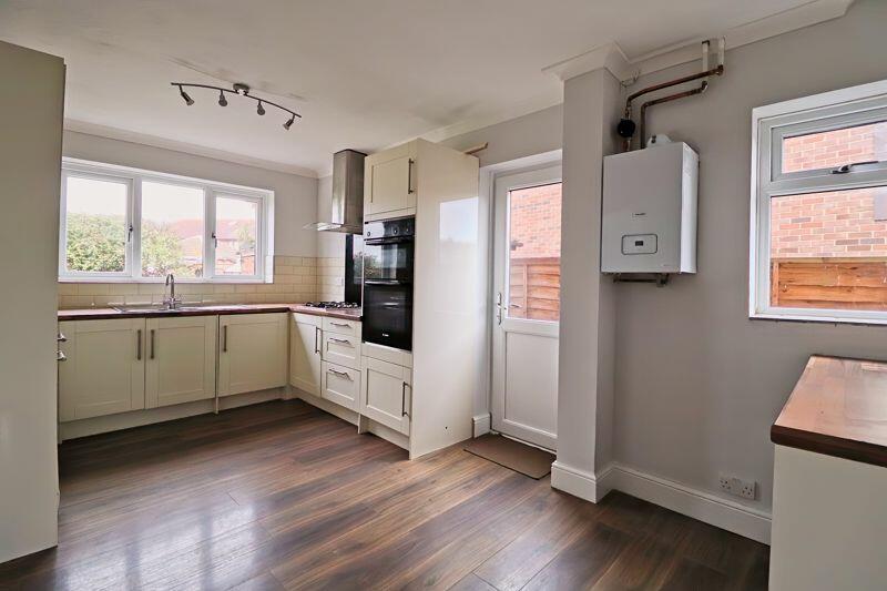 Kitchen / Breakfast Room