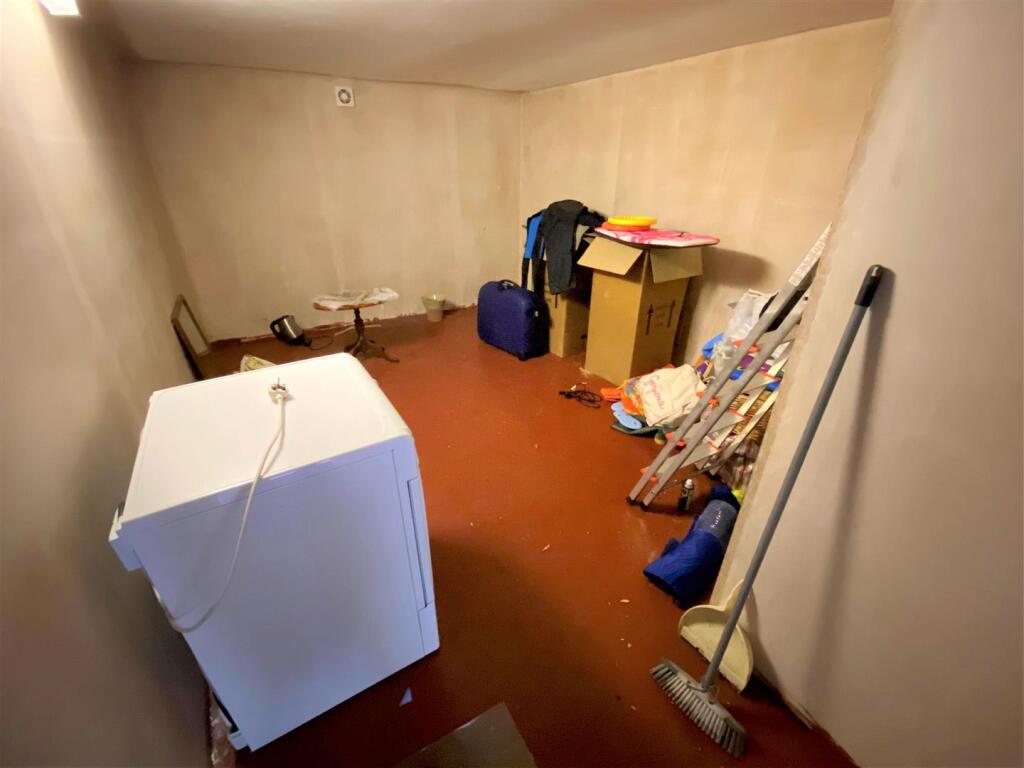 4 Retreat Court Cellar