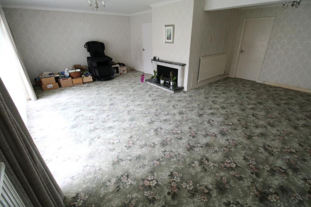 L Shaped Lounge/Dining Room