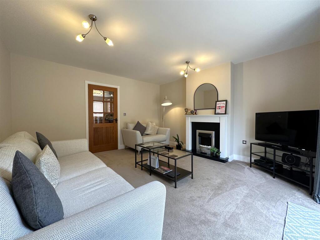 Lounge Aspect Two 384