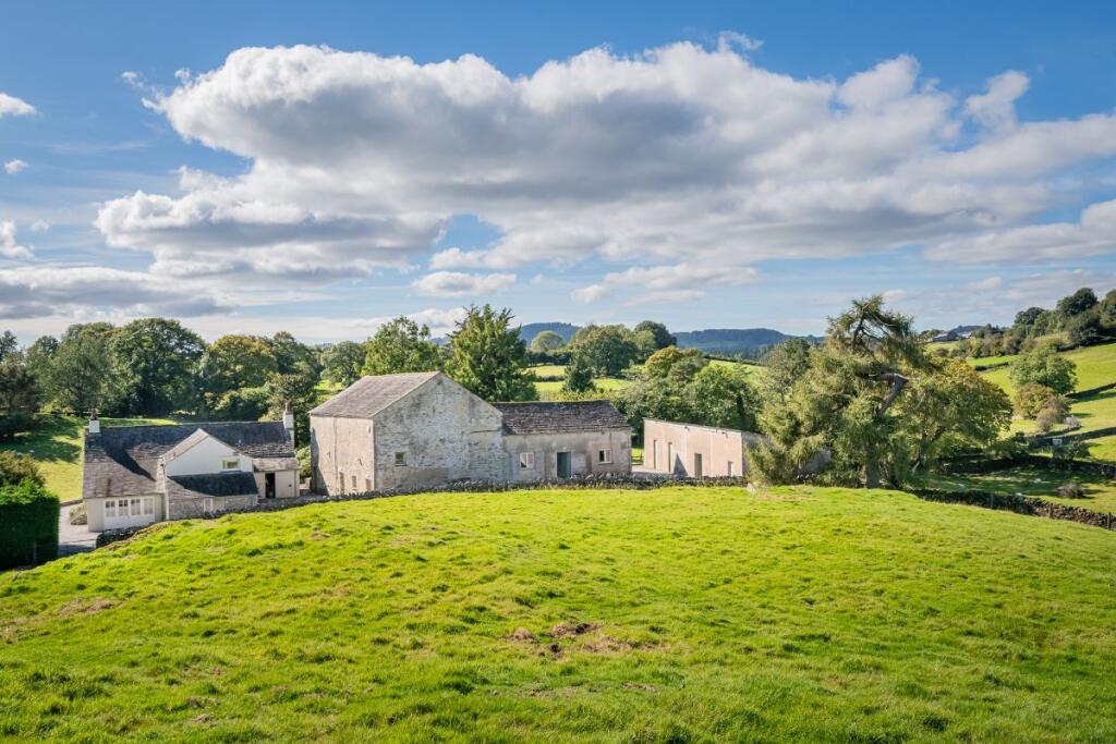 Mirk Howe &amp; Outbuildings 