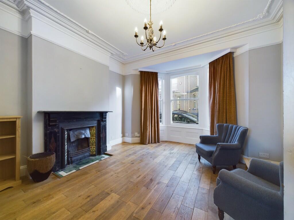 CAM02089G0-PR0381...