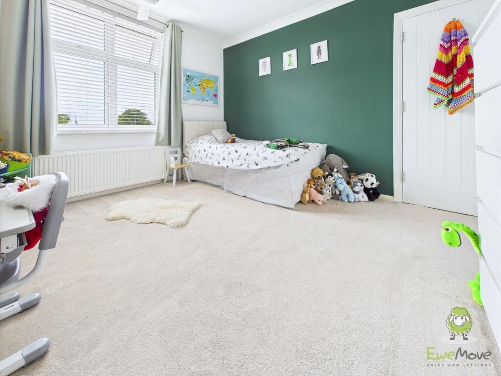 CAM01543G0-PR0146-STILL058