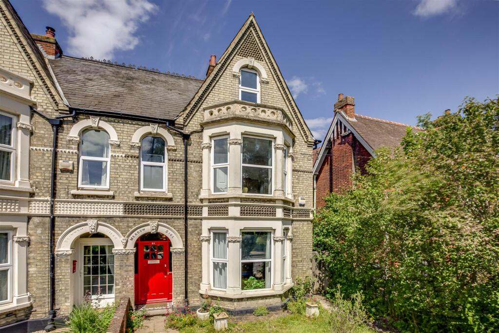 51 London Road, HP11 1BN-21.jpg