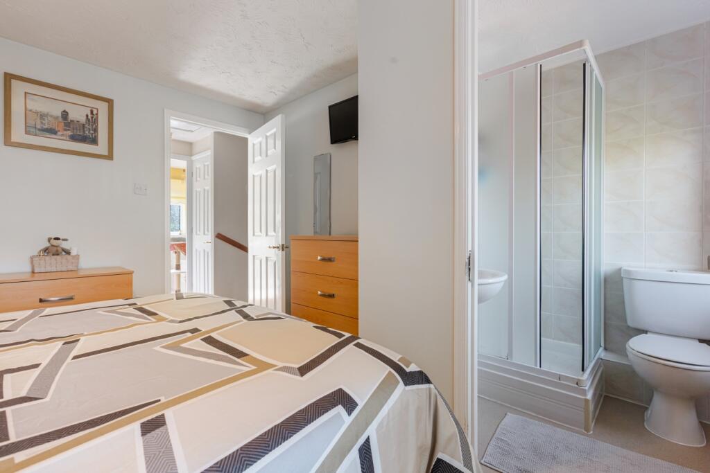 A13 - 29 Merlin Way, Torquay - 250724