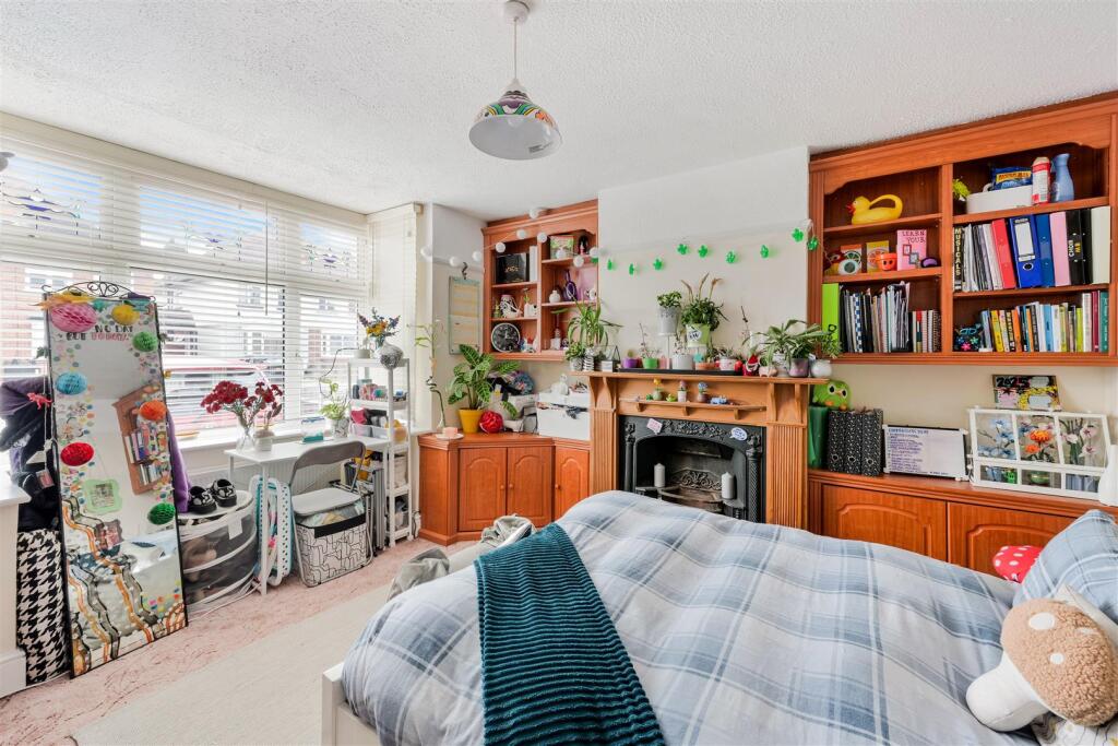 LOWER COURT ROAD (10).jpg