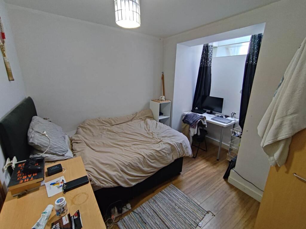 Ground floor middle 
