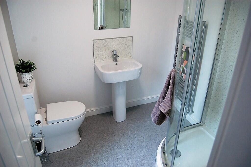Bedroom 2 En-Suite 