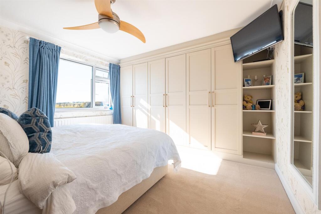5 Axholme Close-81.jpg