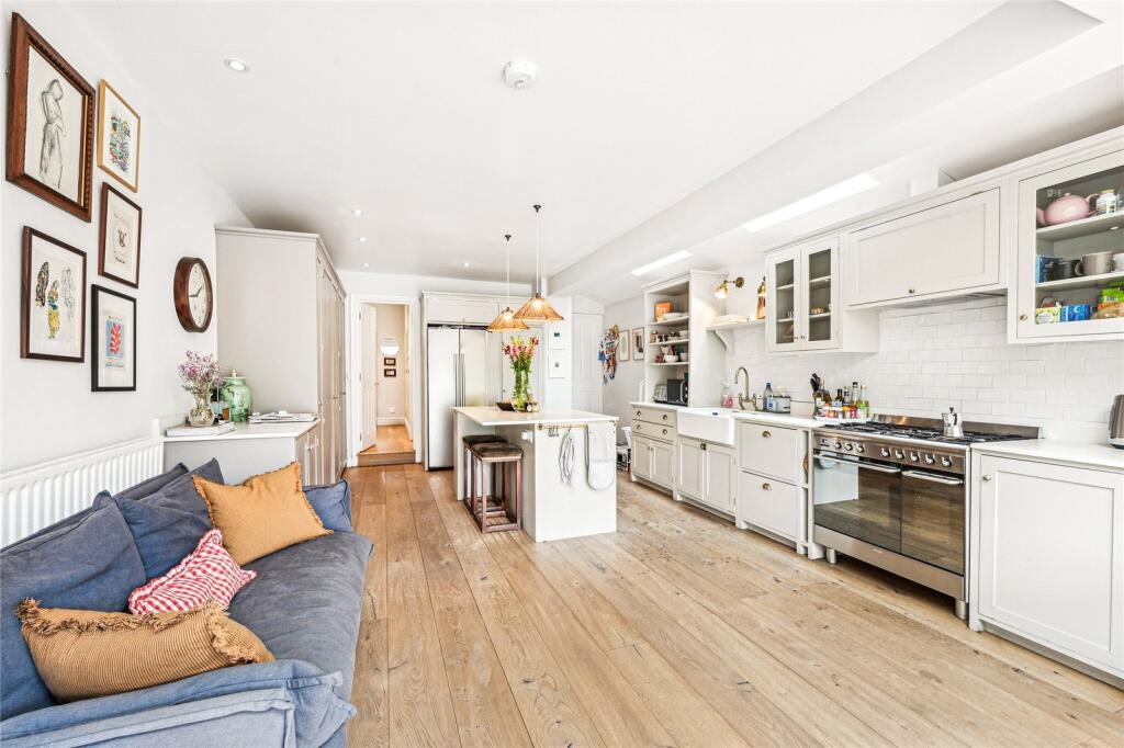 Living Room/Kitchen