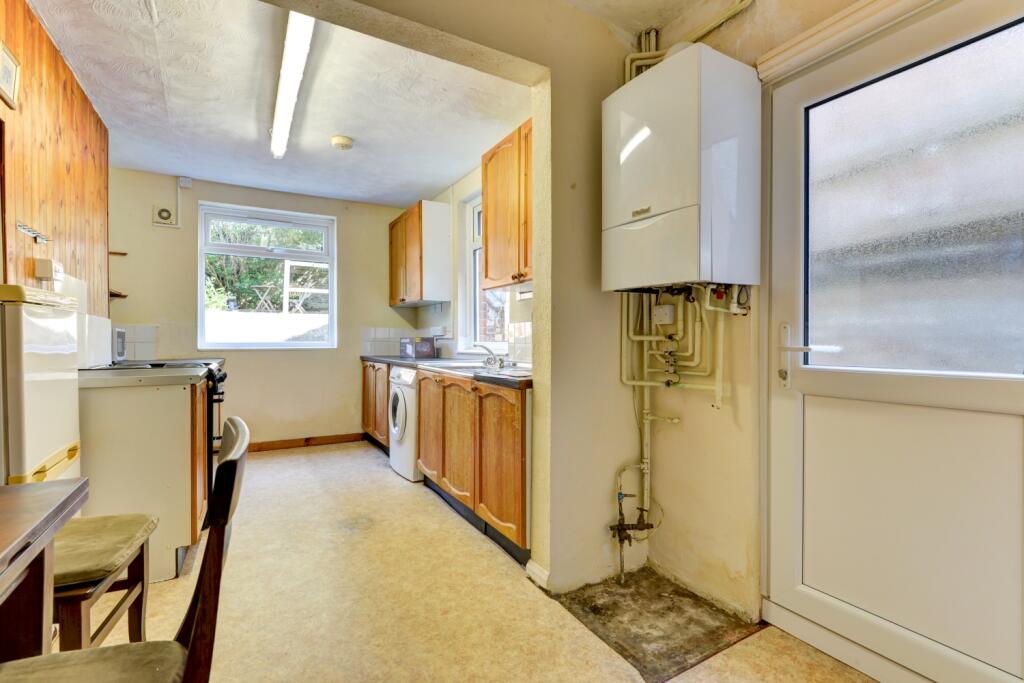 73 Hythe Road Kitchen