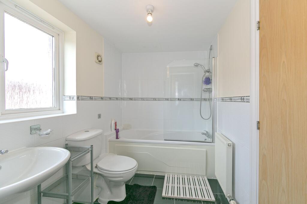 Jack &amp; Jill Ensuite