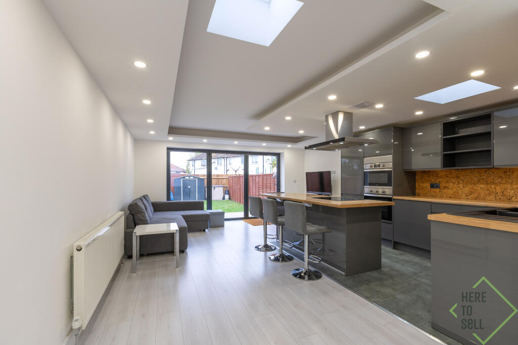 15 Flexmere Rd, London N17 7AU-32