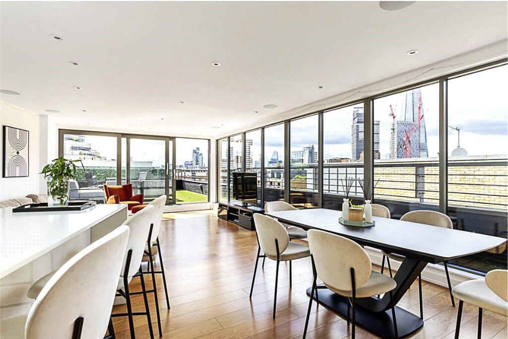 Reception/Kitchen