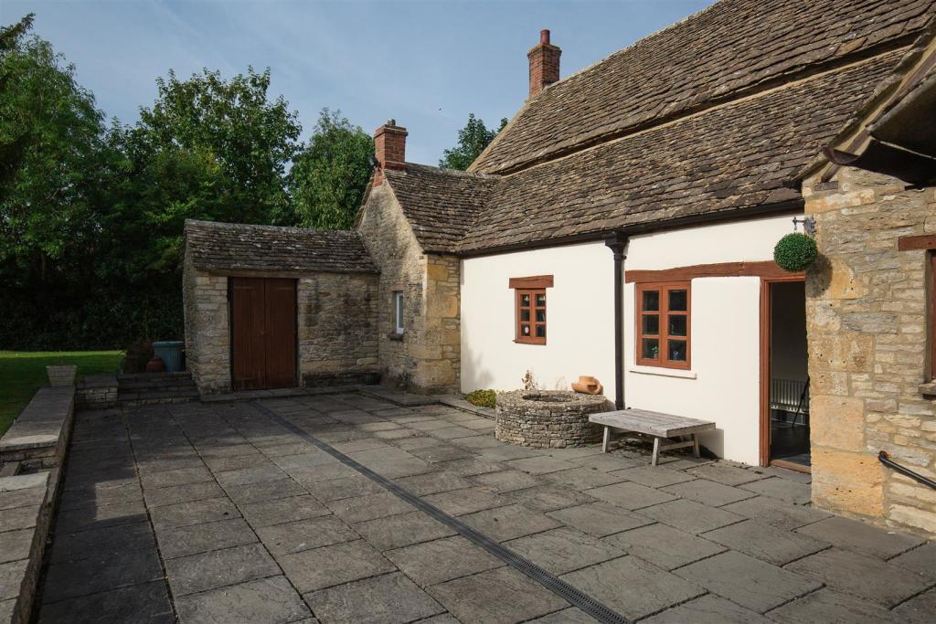 42 43 Down Ampney (print) 73.jpg