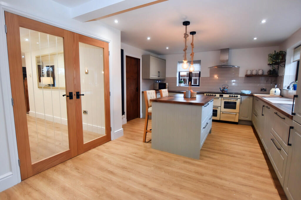 Dining Kitchen 4