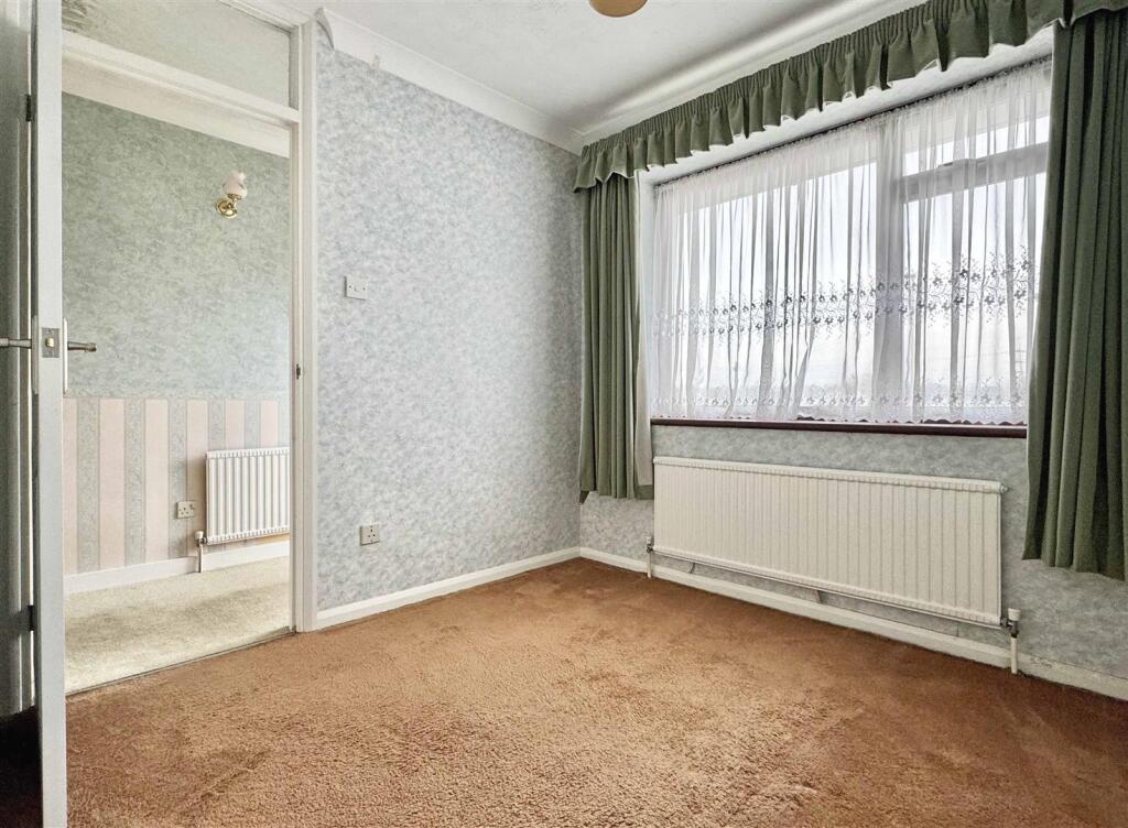 Bedroom 2b.jpg
