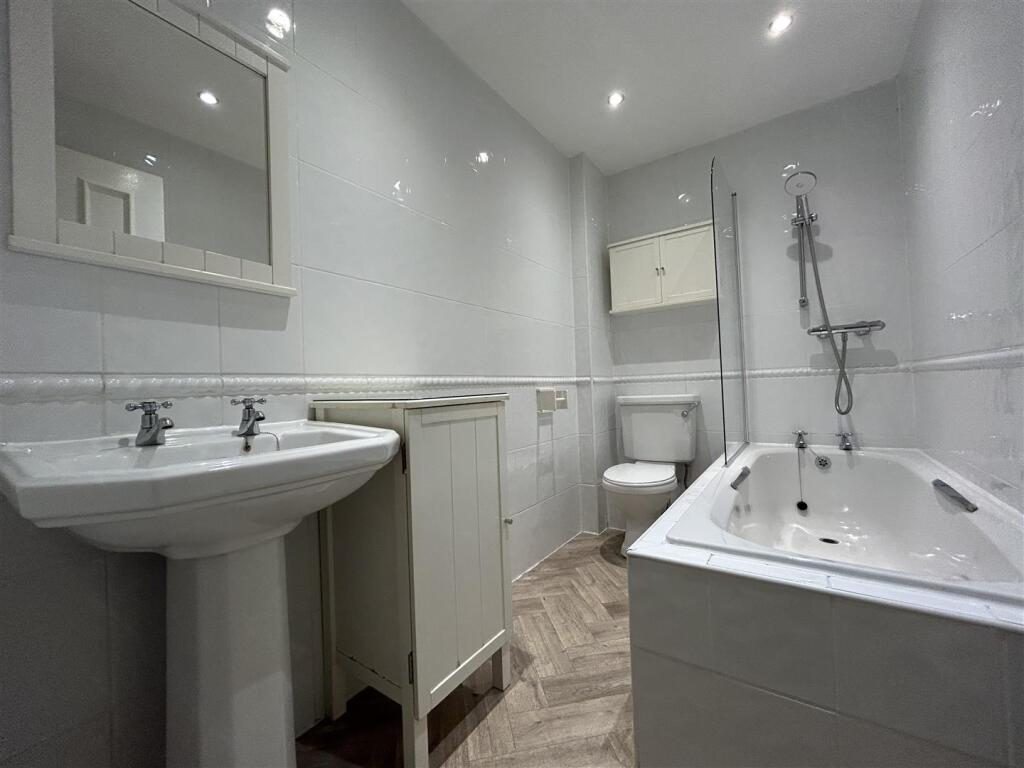 Bathroom.jpeg