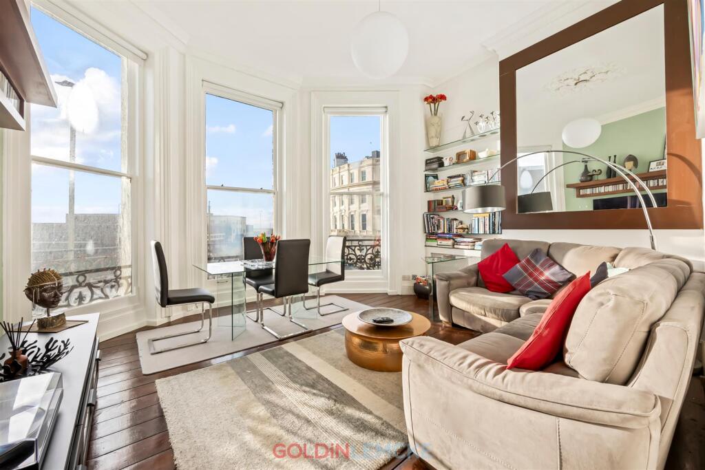 Sitting/Dining Room